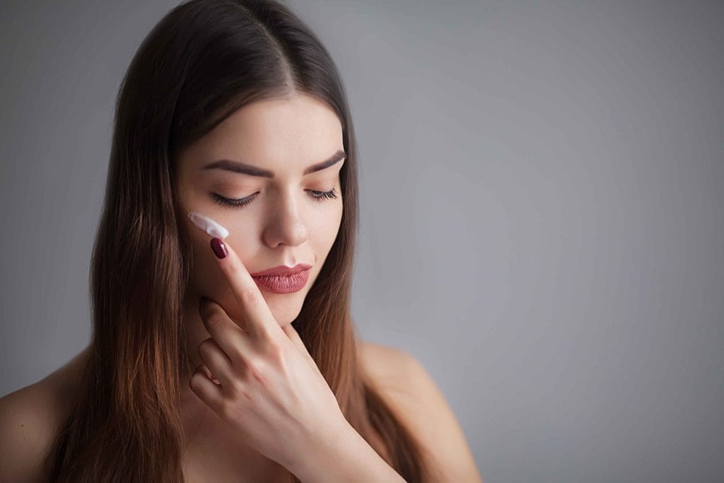 Tretinoin Gel in the UK Benefits Uses and Where to Buy scaled